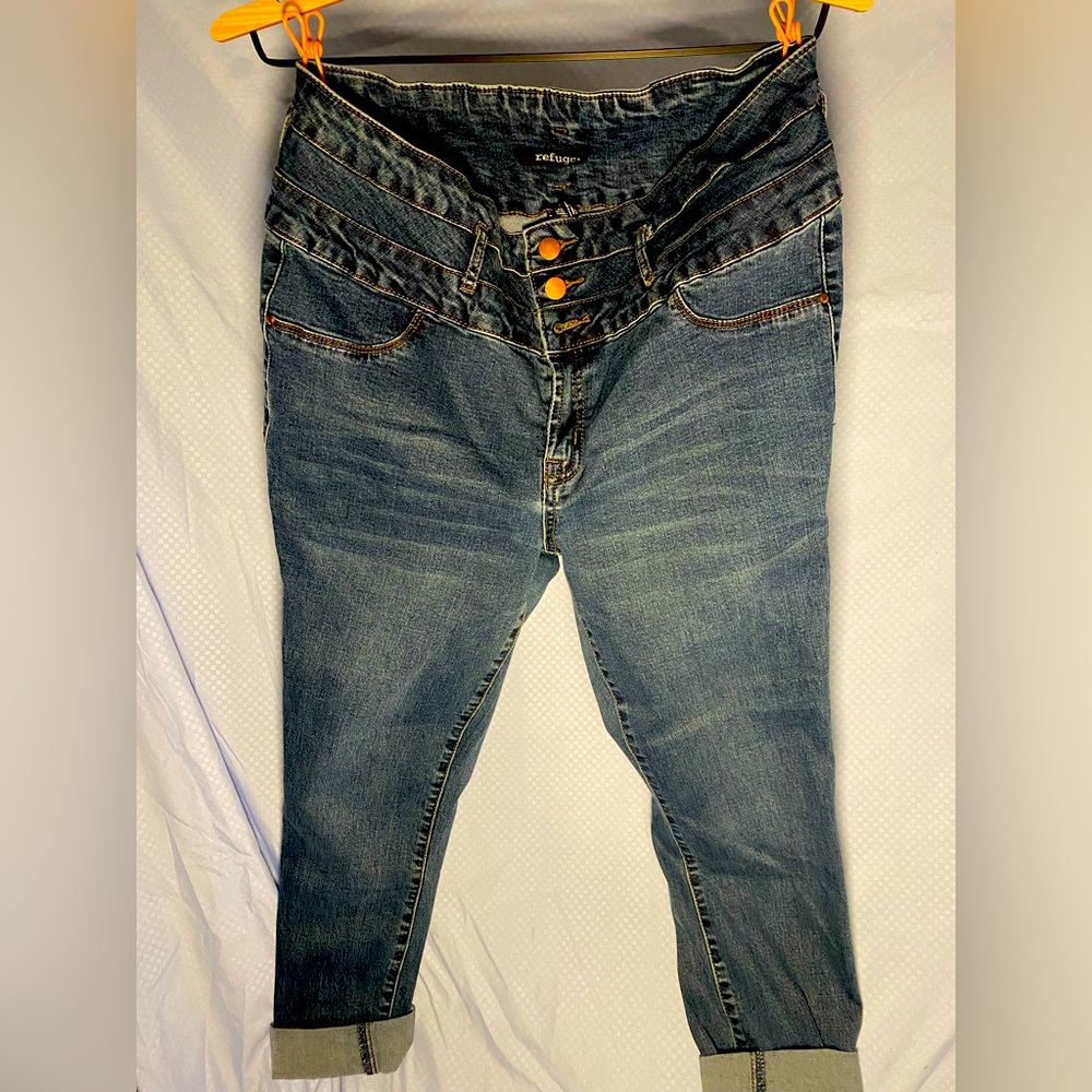 Refugee 16 Capri jeans